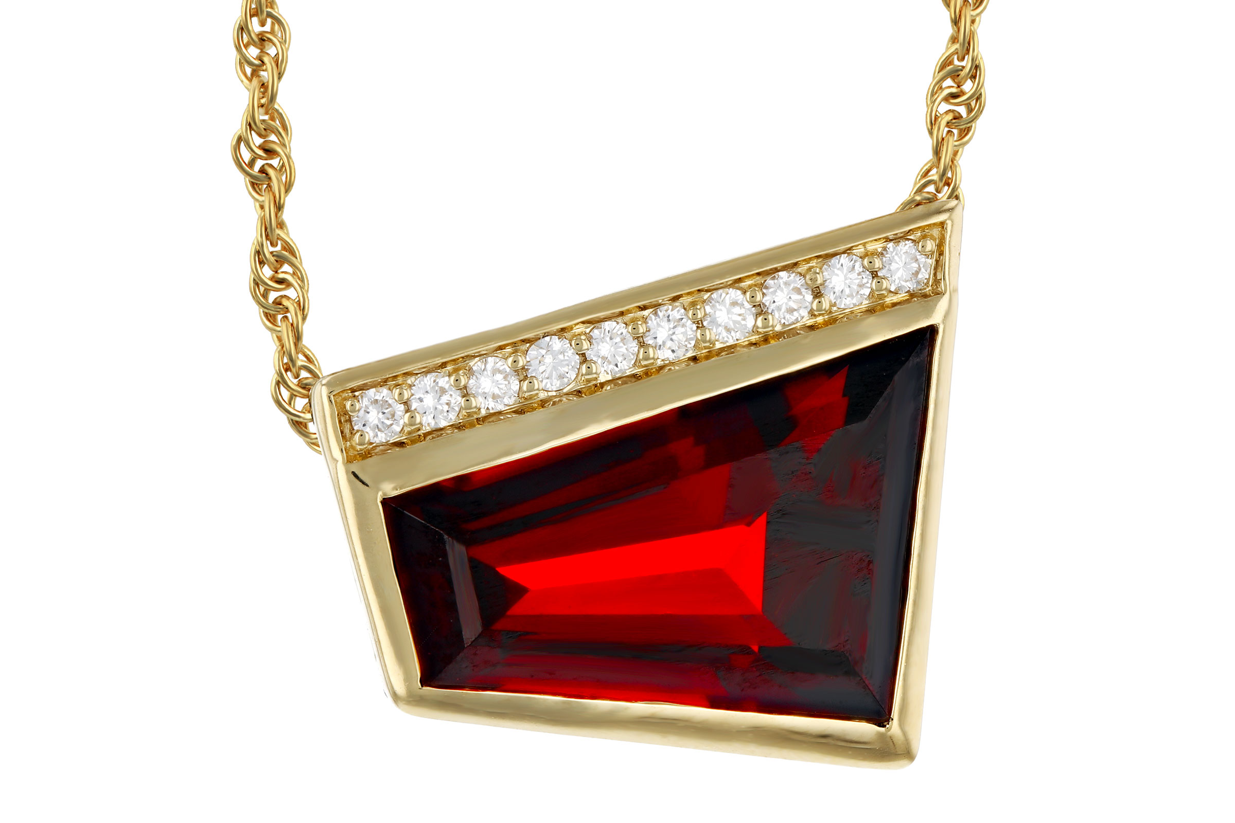 C330-29602: NECKLACE 3.92 GARNET 4.00 TGW