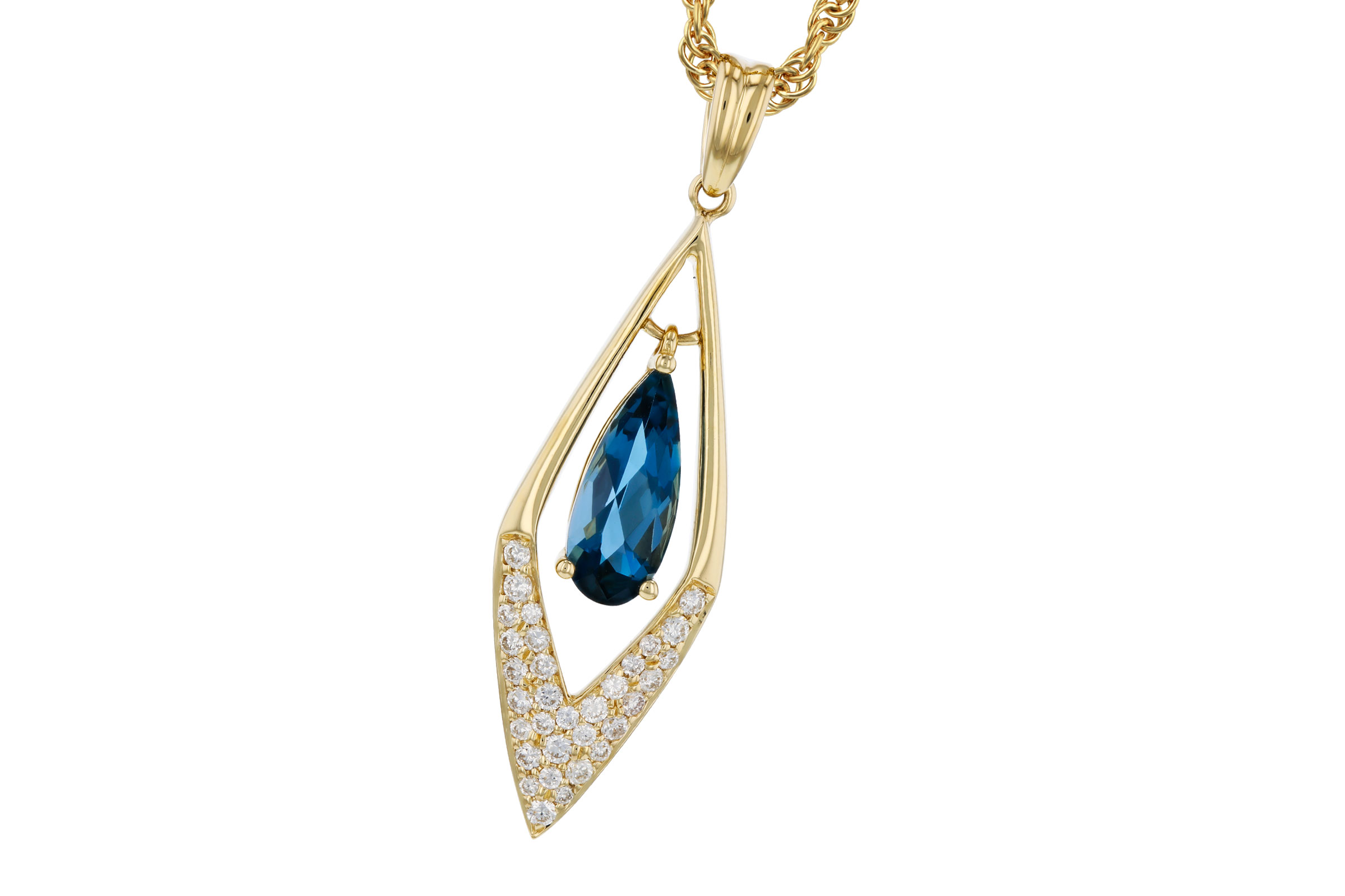 H330-29574: NECK .85 LONDON BLUE TOPAZ 1.02 TGW (10x4MM LBT)