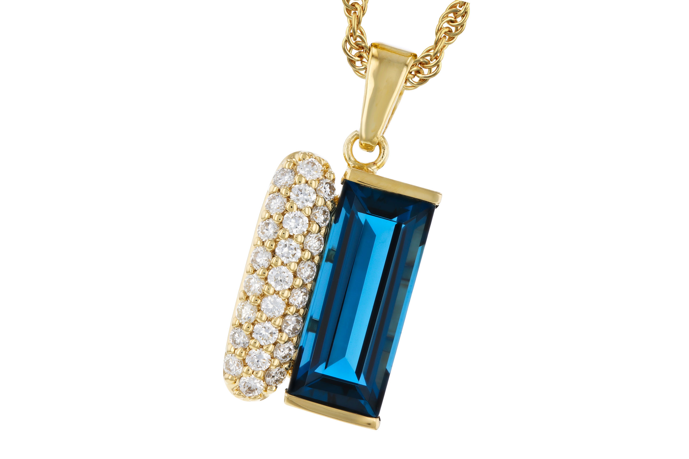 M330-29574: NECK 2.67 LONDON BLUE TOPAZ 2.92 TGW (12x5MM BT)